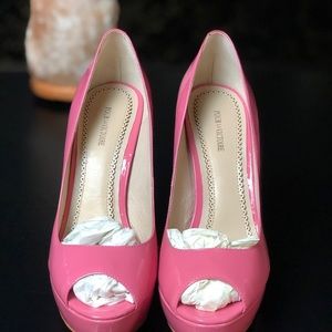 Pour La Victoire Women's Angelie Platform Pump